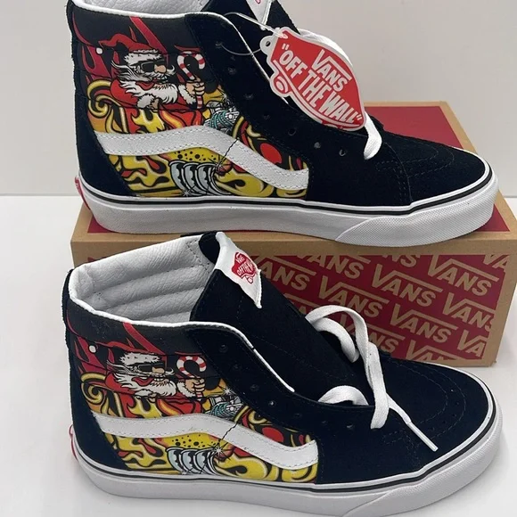 Vans Men’s High-Top Sneakers - Black Red Sk8-HiSanta Flame BlackVN0A4BVTBLK